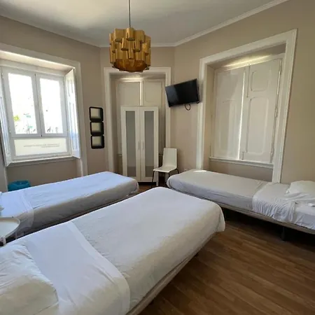 Hostel & Dp Vfxira Vila Franca de Xira