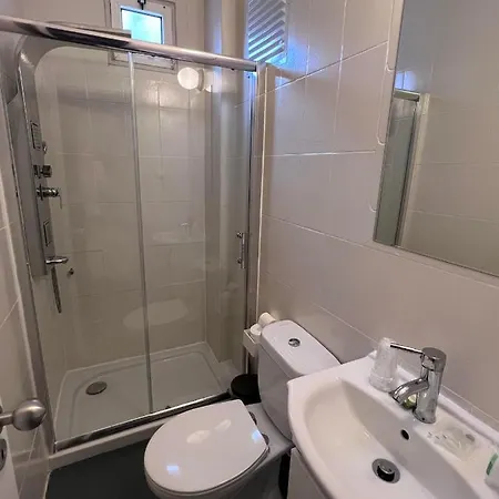 & Dp Vfxira Hostel *