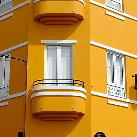 & Dp Vfxira Hostel *