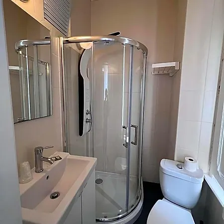 & Dp Vfxira Hostel